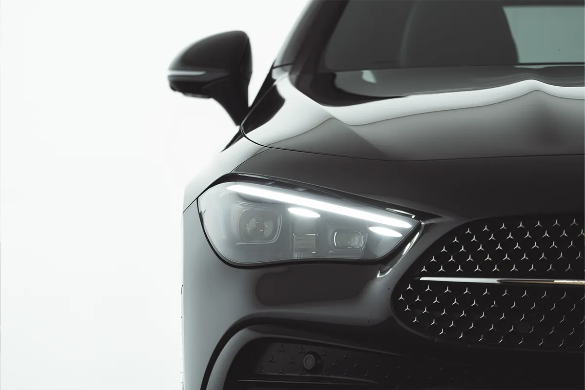 Dettaglio fari anteriori LED Mercedes-Benz CLE Coupé