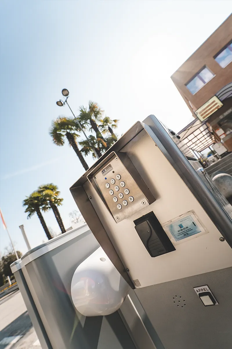 Tastierino accesso colonnina barriera automatica AB Automazioni parcheggio